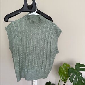 Green Cable Knit Sleeveless vest